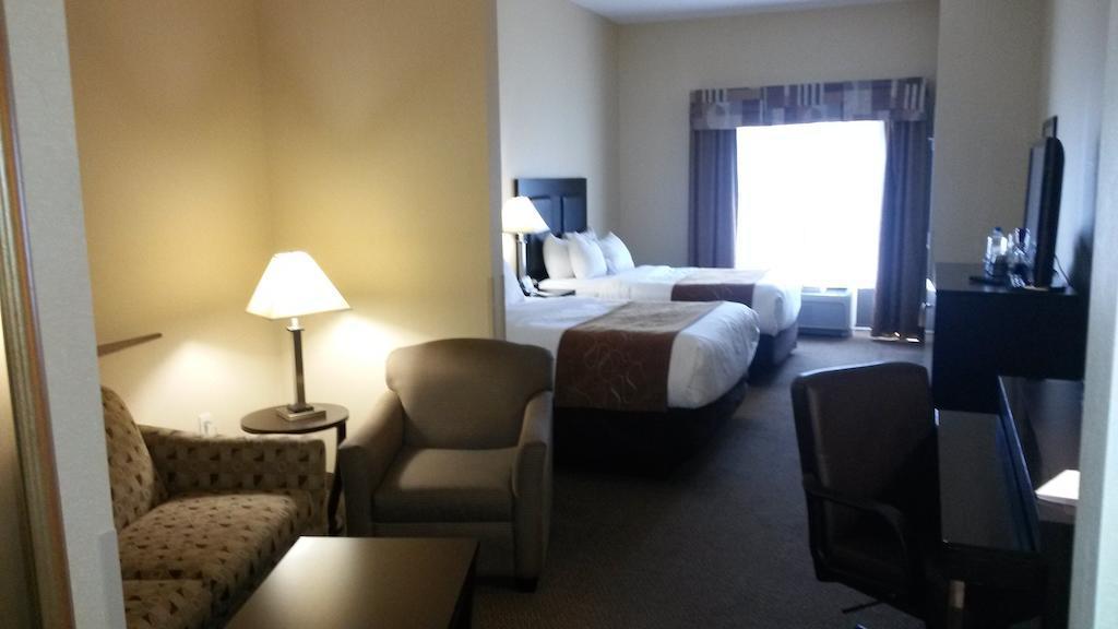 Comfort Suites Ошкош Екстериор снимка
