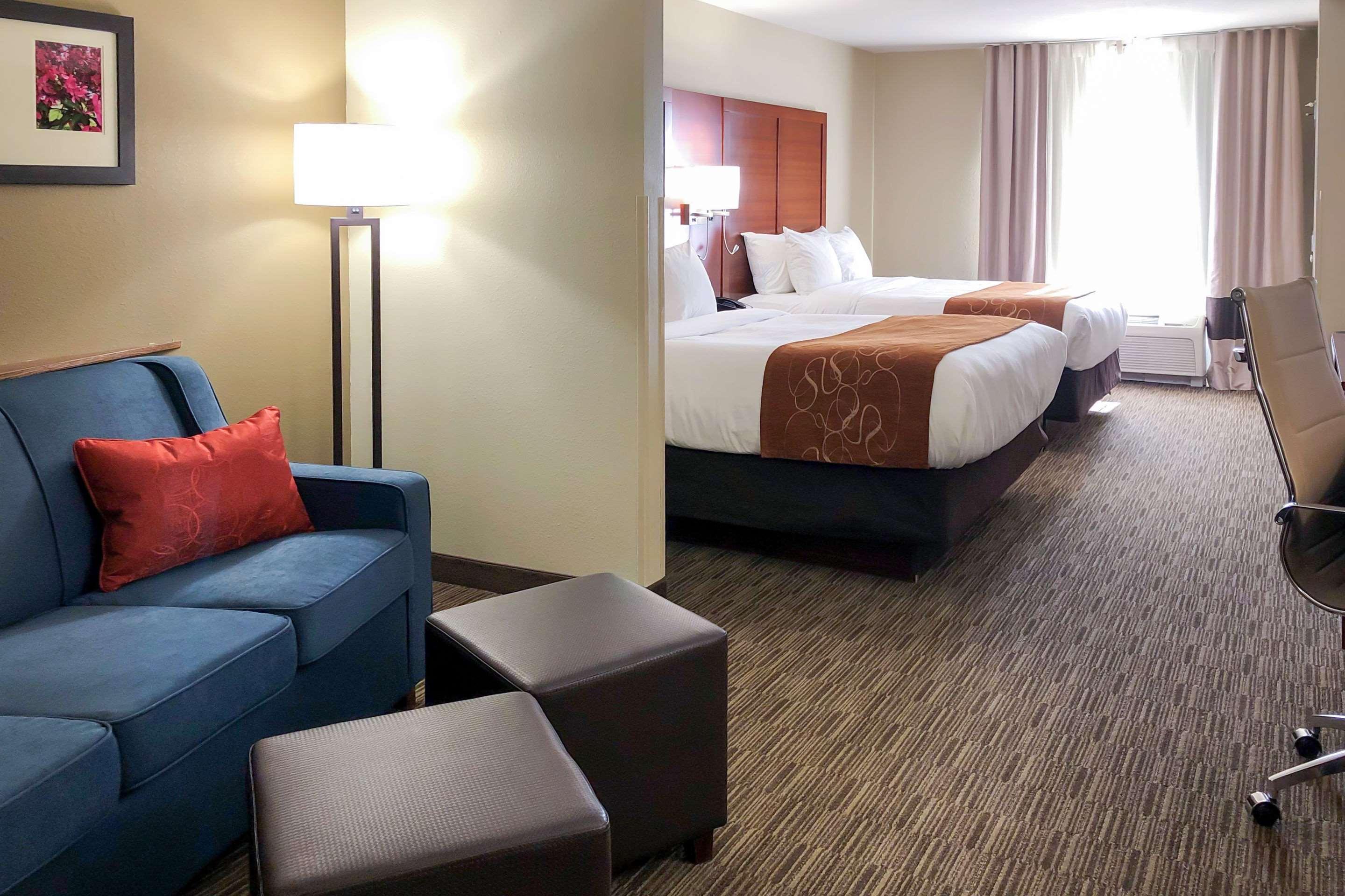 Comfort Suites Ошкош Екстериор снимка
