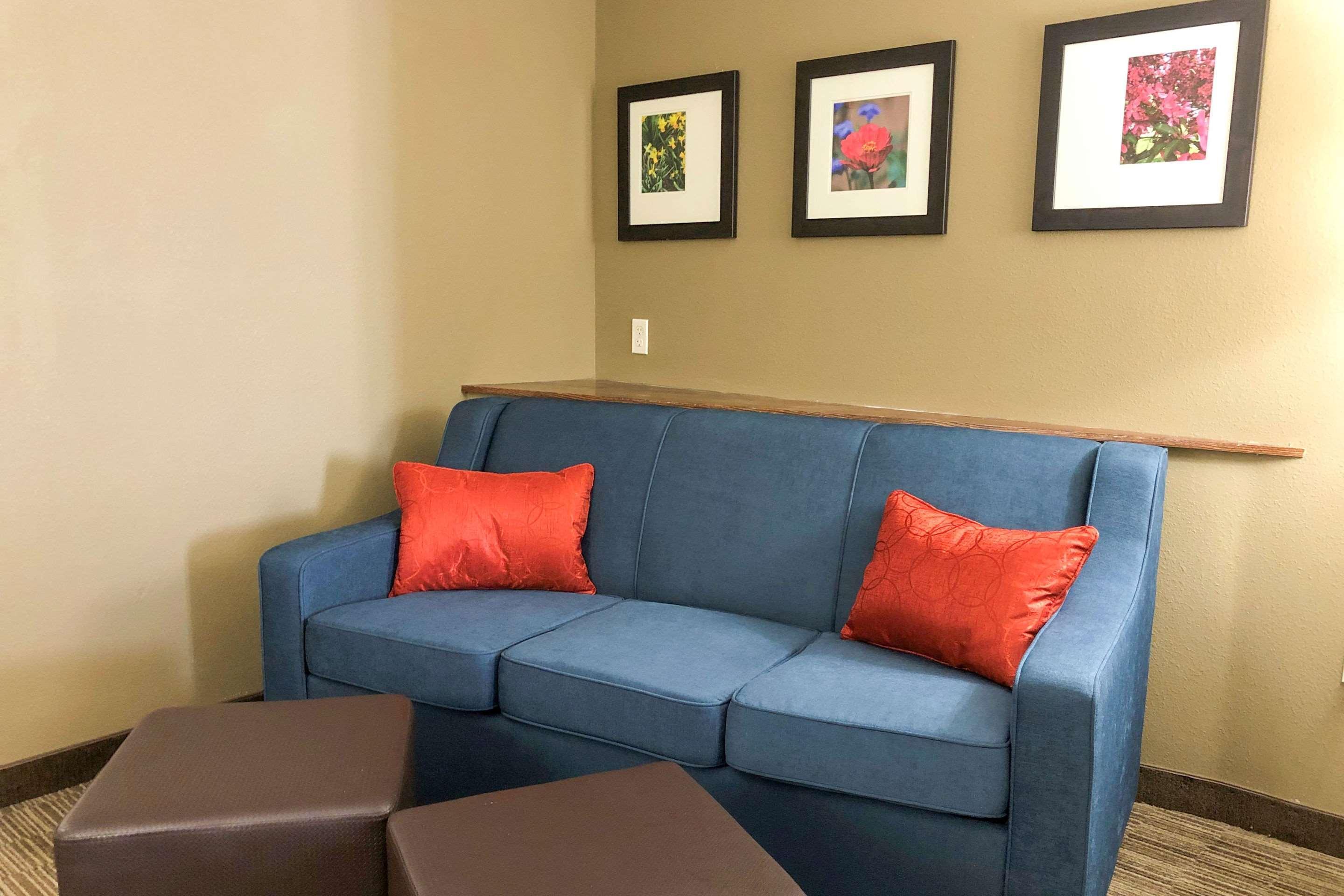 Comfort Suites Ошкош Екстериор снимка