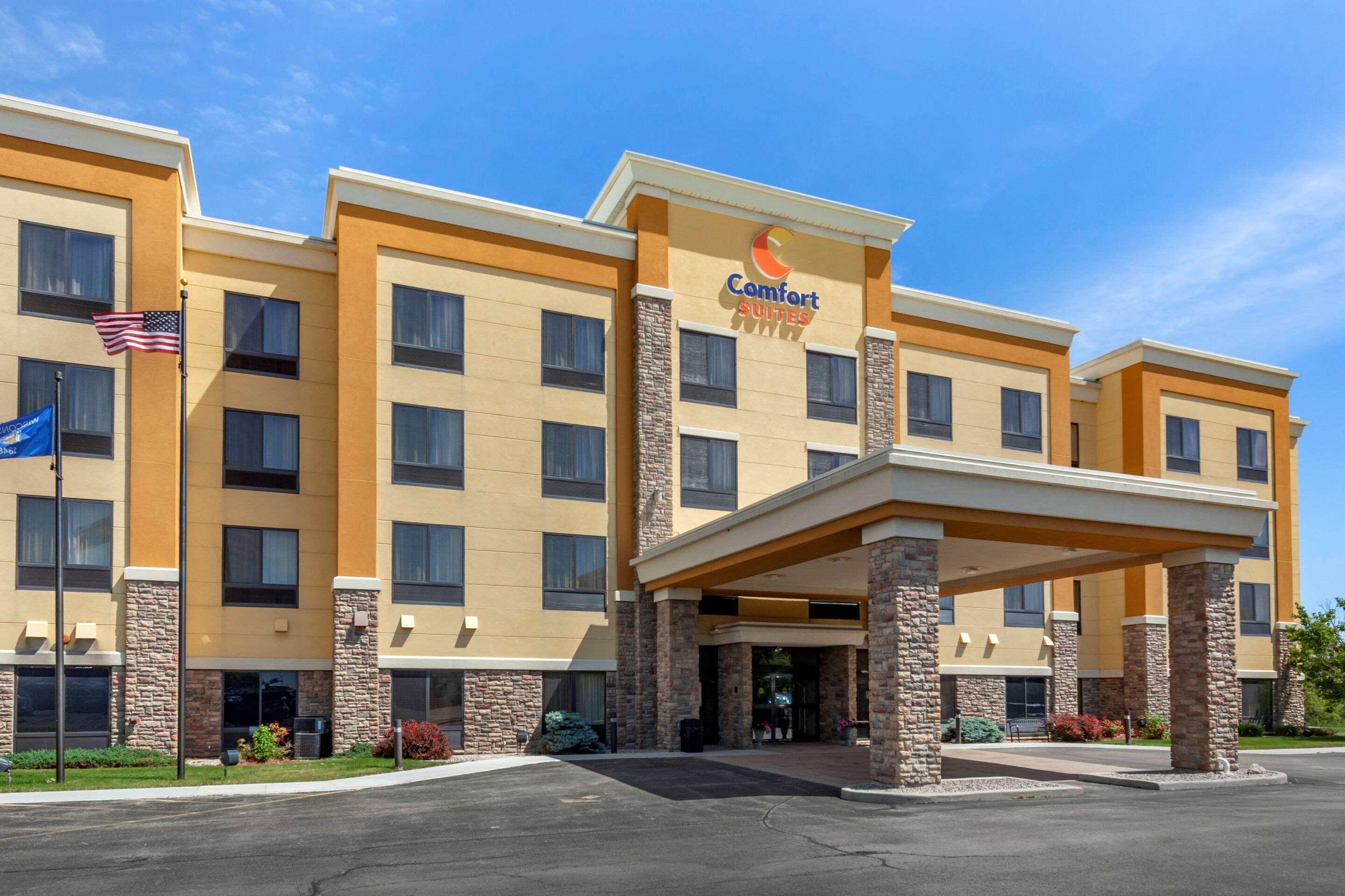Comfort Suites Ошкош Екстериор снимка