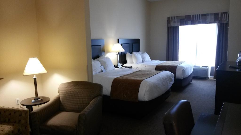 Comfort Suites Ошкош Екстериор снимка