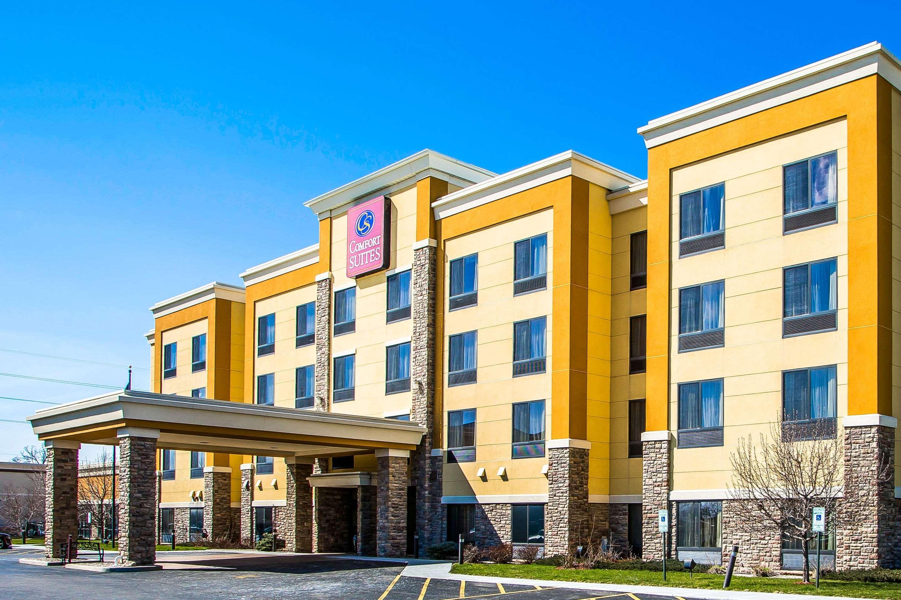 Comfort Suites Ошкош Екстериор снимка